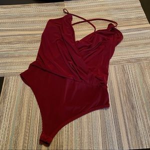 Marrón Bodysuit with Open Chest